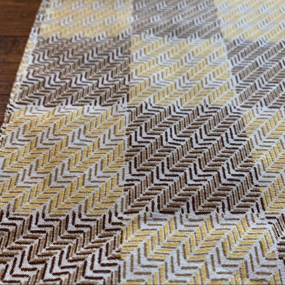 Chevron Patterned Scarf - Picture 5 of 5